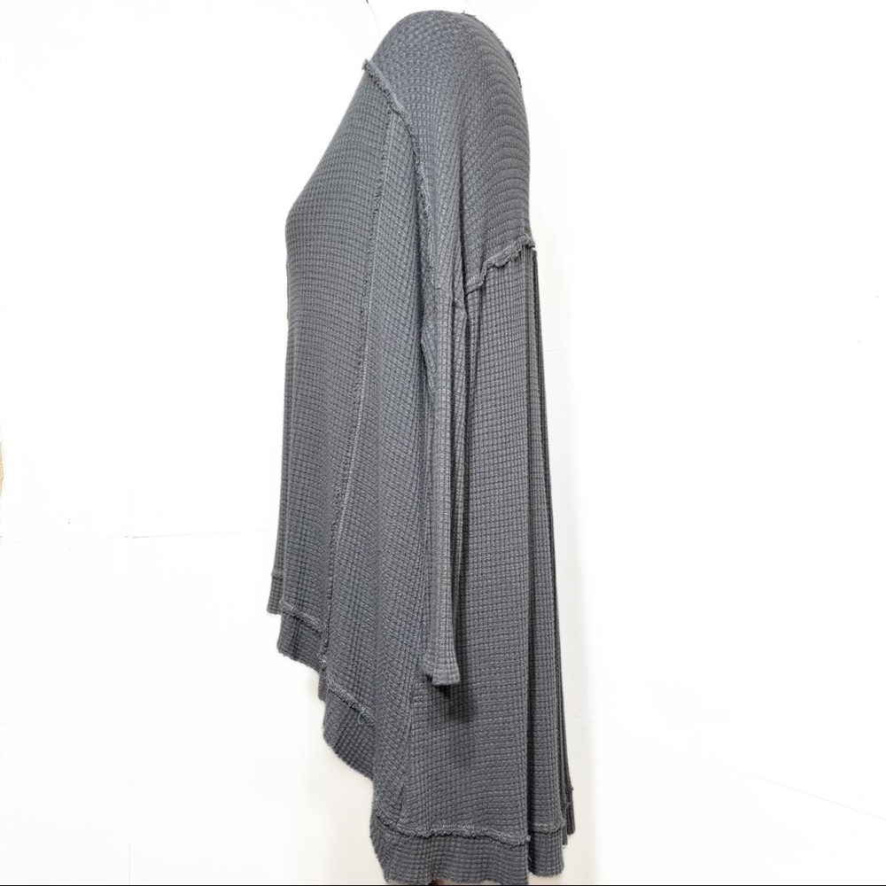 SOLD-Show Me Your Mumu High-Low Henley Gray Waffled Knit Oversized Thermal Top - Picture 7 of 11